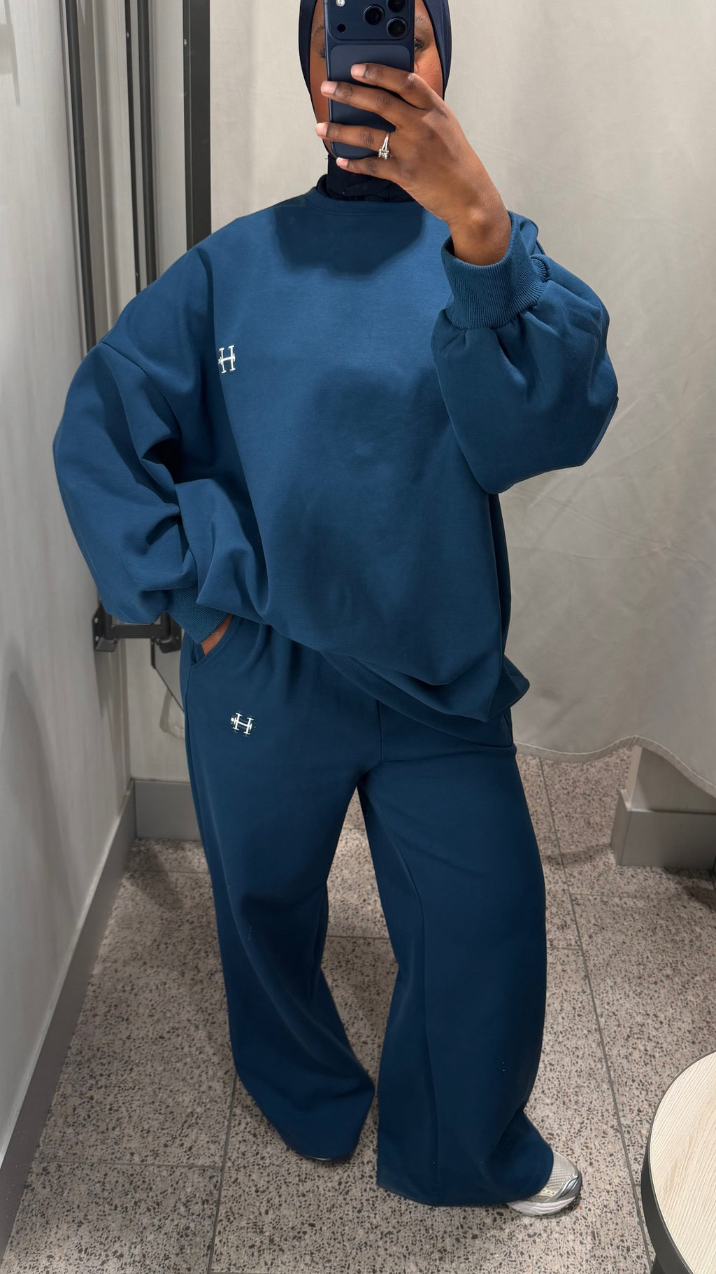 ENSEMBLE ESSENTIAL BLEU