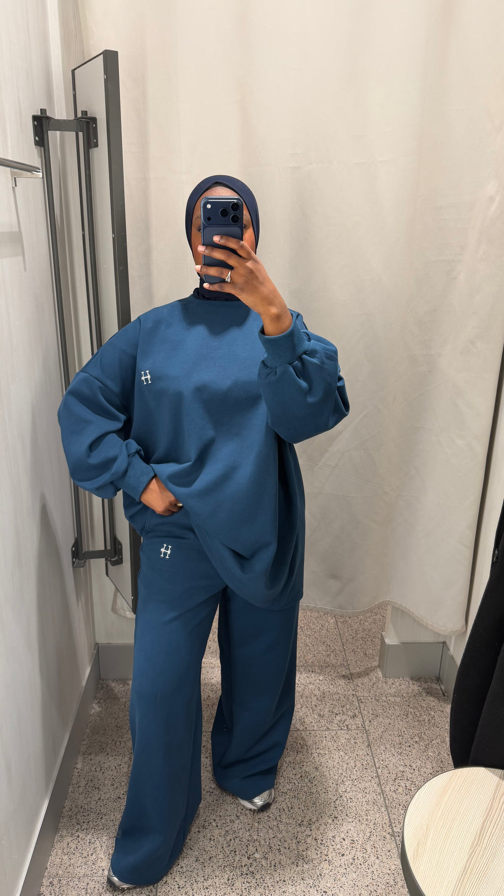 ENSEMBLE ESSENTIAL BLEU